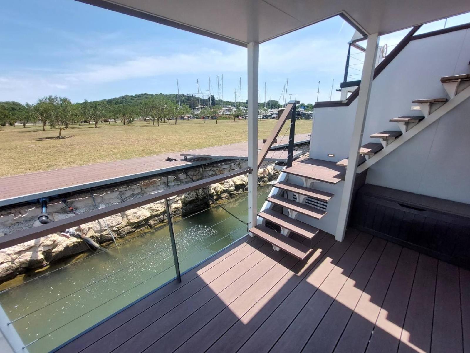 Willa House Boat Oliva - Floating House Pula Zewnętrze zdjęcie